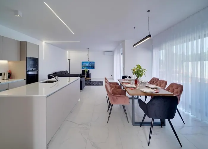 Aurela * فونتانا